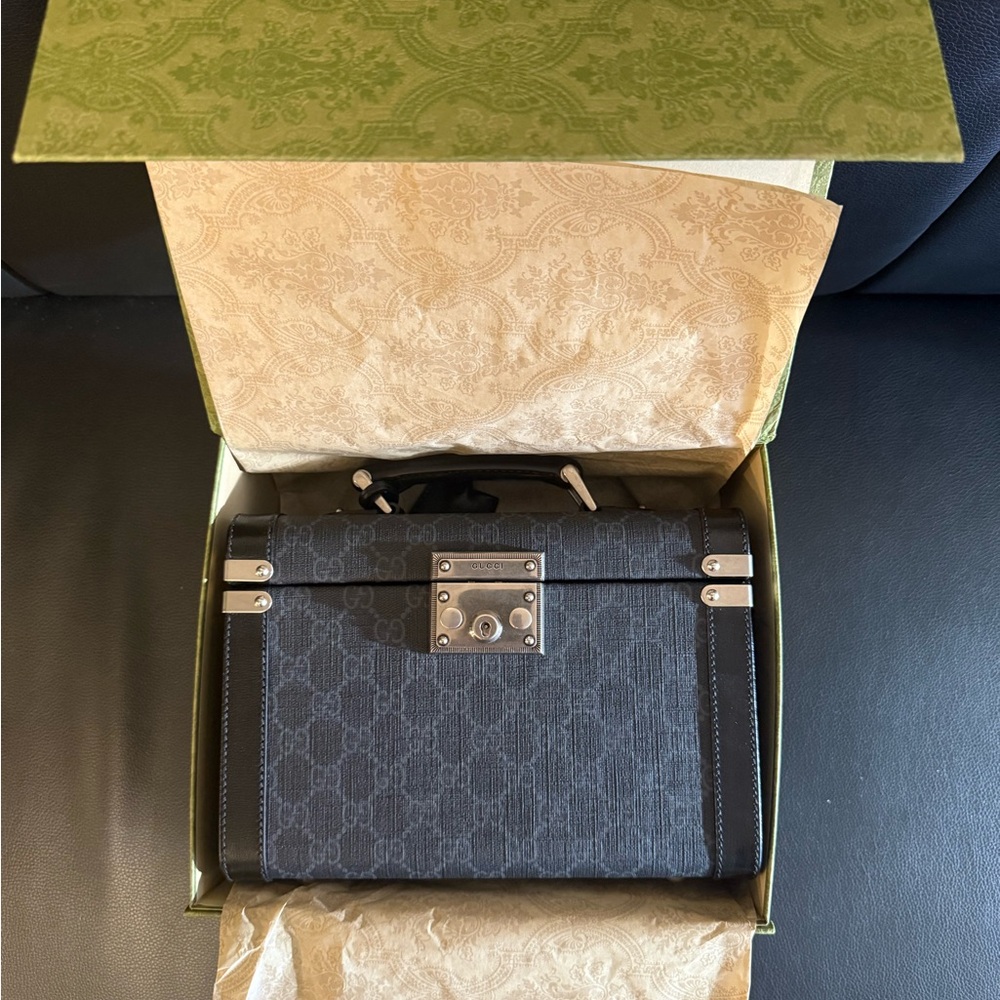 GUCCI GG Supreme Monogram Calfskin